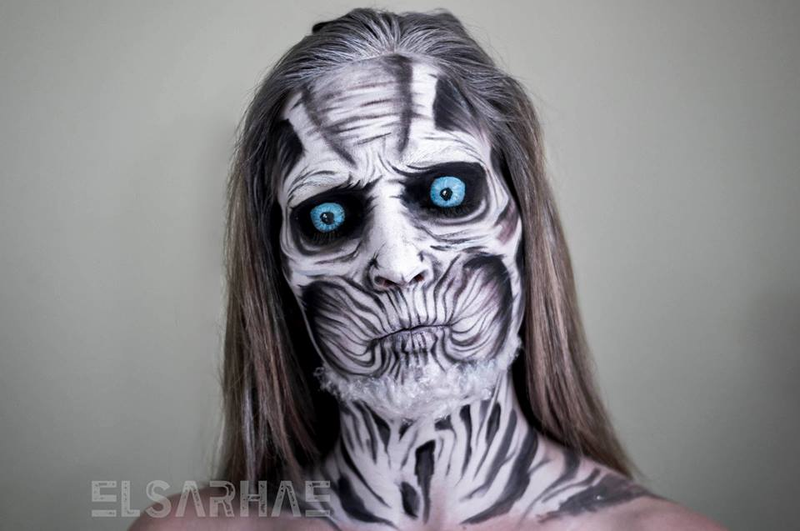 Illustration for article titled Woman completely transforms her face with make up